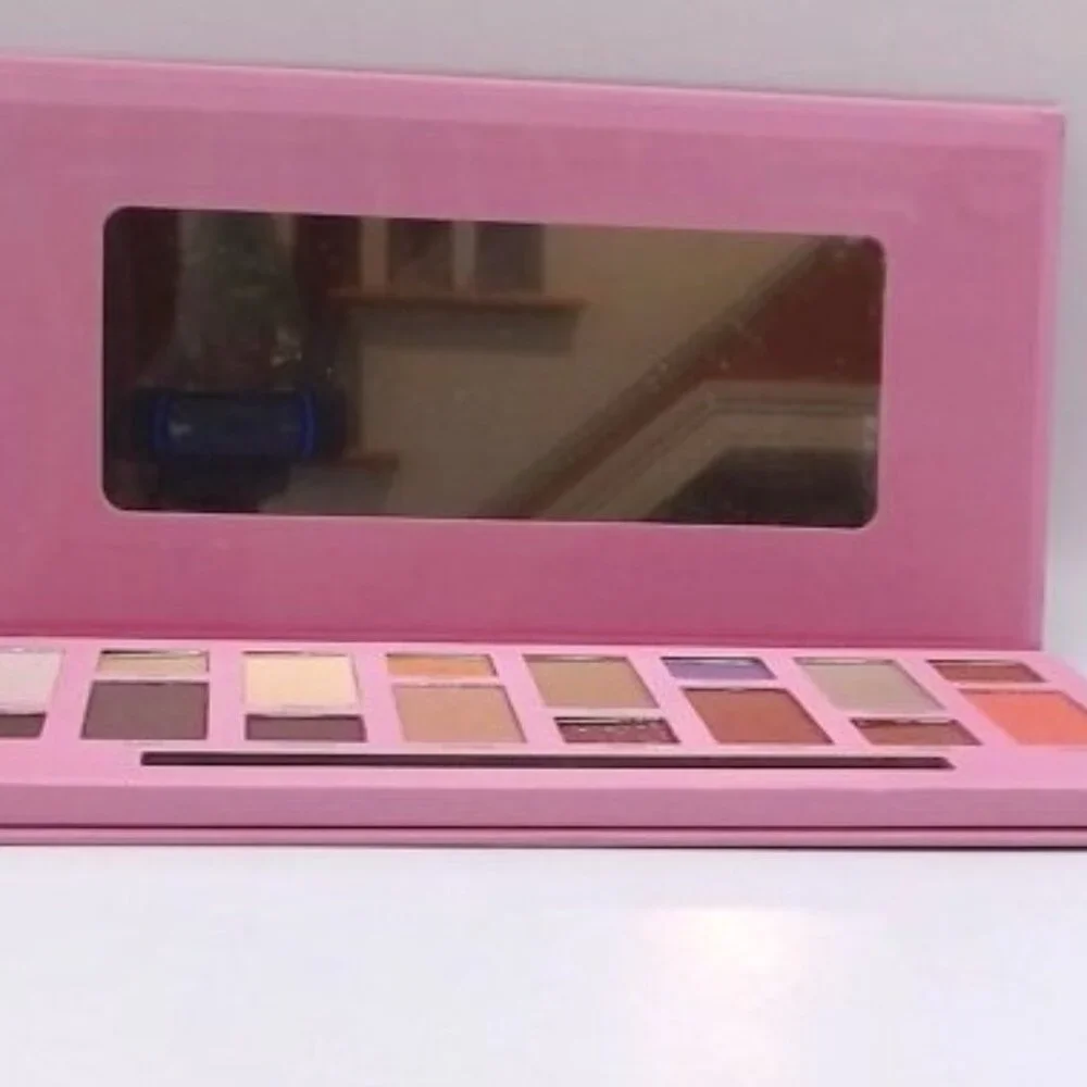 Barbie - Eye Shadow Palette, 16 Colors, BRAND‎ NEW
